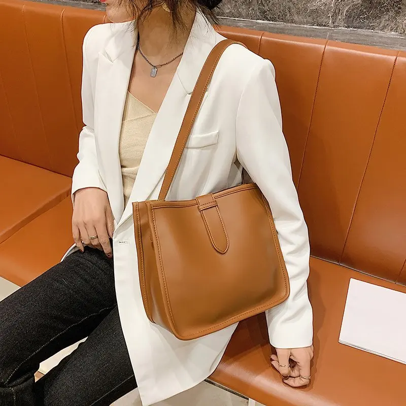 Borsa grande capacità, borsa da donna estate Versatile 2024 nuova borsa a tracolla alla moda e alla moda borsa a tracolla singola di fascia alta