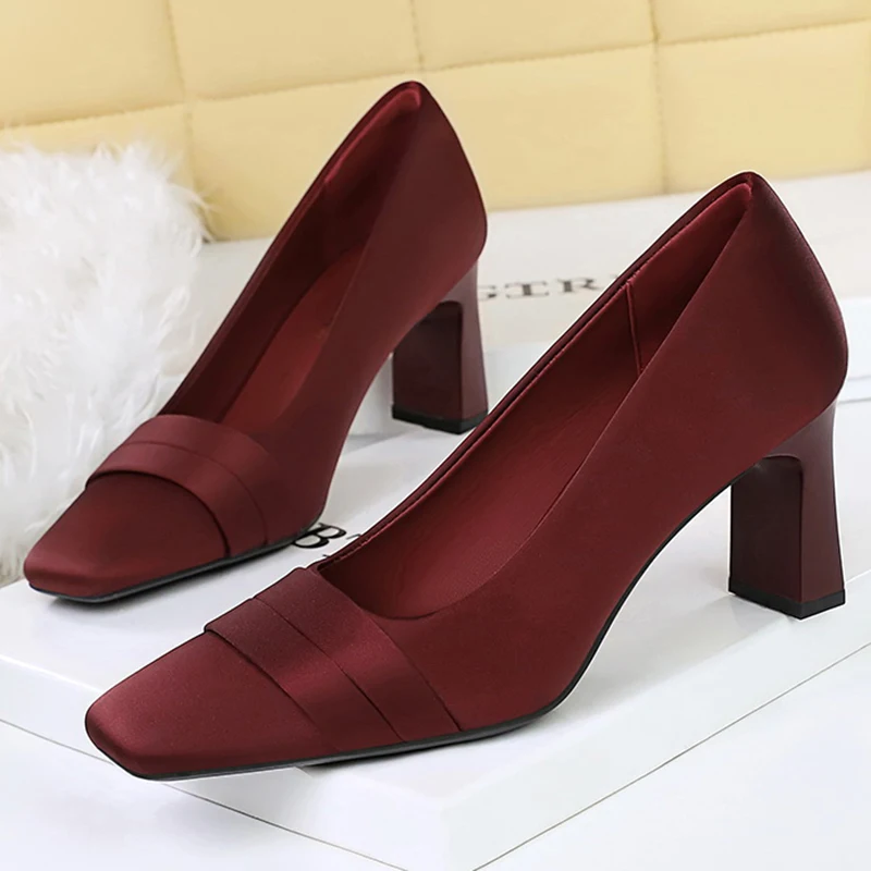 

Women Glam Purple Satin 7cm High Block Heels Pumps Lady Concise Square Toe Design Shoes Female Elegant Banquet Dress Shoes