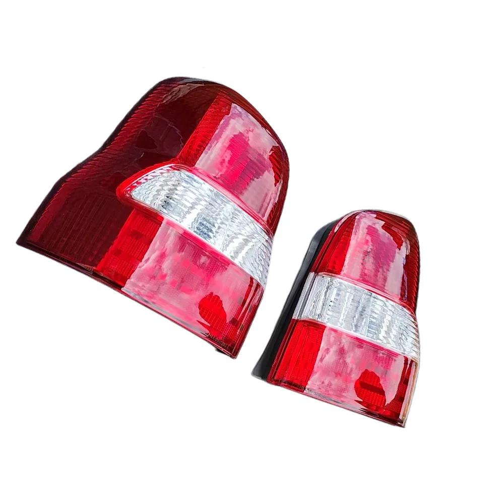Suitable for Mazda Demio 1999-2002 D2675110B D26751170A DW3W, DW5W D3E pair of rear taillights
