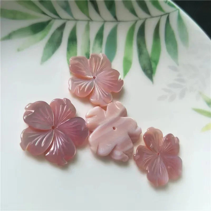 10-30mm Natural Shell Flower Factory Wholesale White Black Yellow Pink Jewelry Making DIY Earring Pendants Necklace