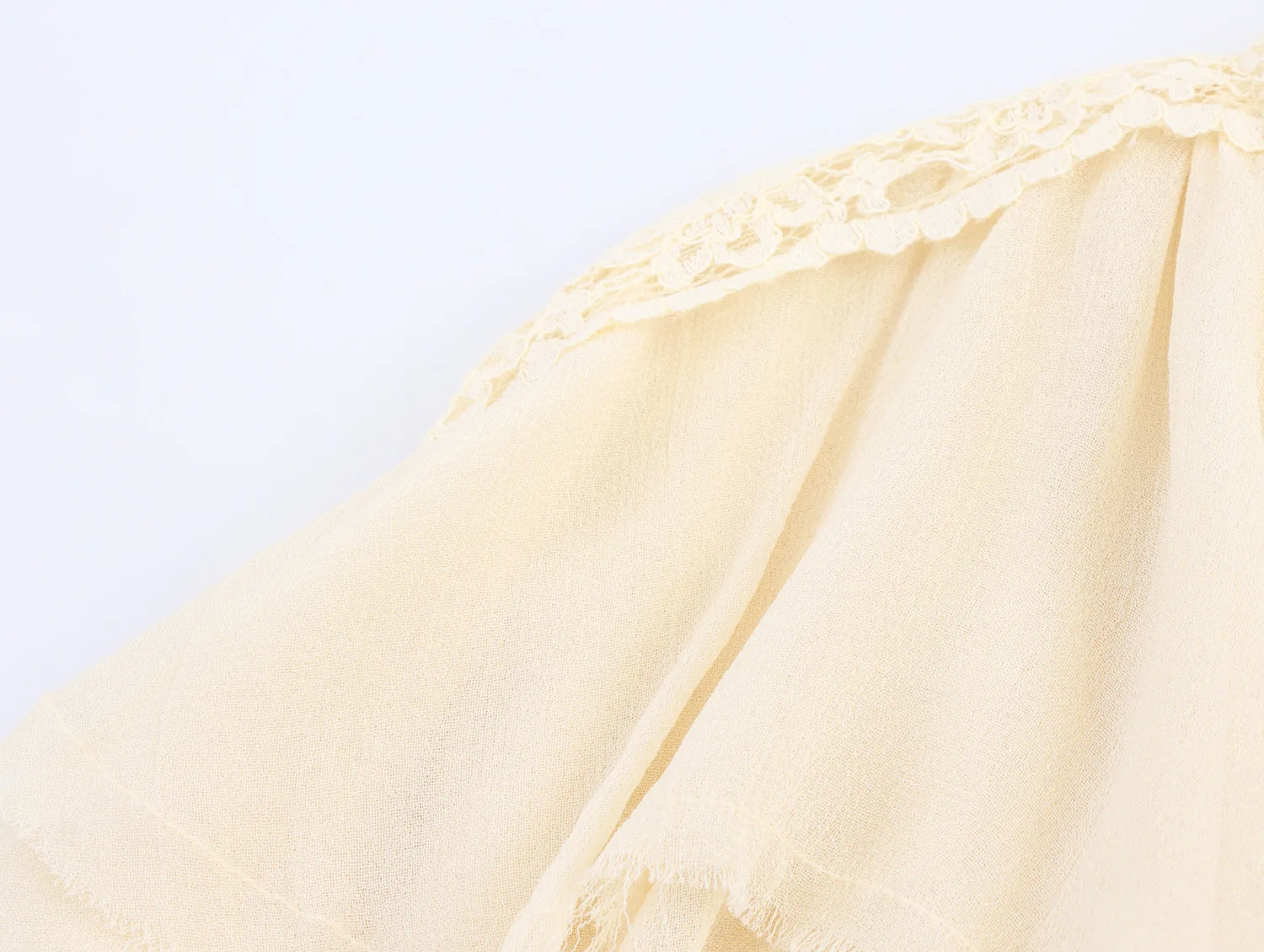 Camicia a pieghe in pizzo vestibilità ampia tinta unita a strati con scollo a V a maniche lunghe casual di nuova moda per donna