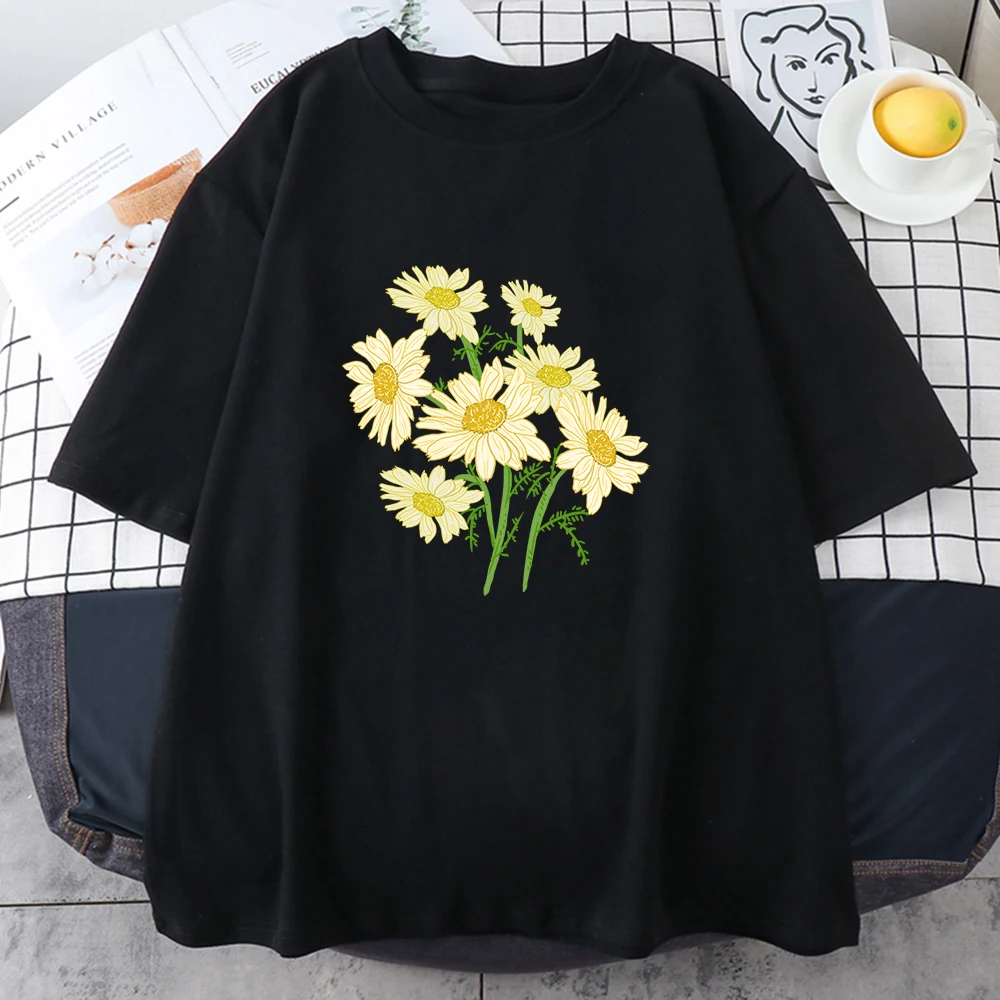 Fresh Harajuku Yellow Chrysanthemum Women's T-shirt Graphic T-shirt Casual T-shirt Casual Street Top Graphic T Shirts Aesthetic