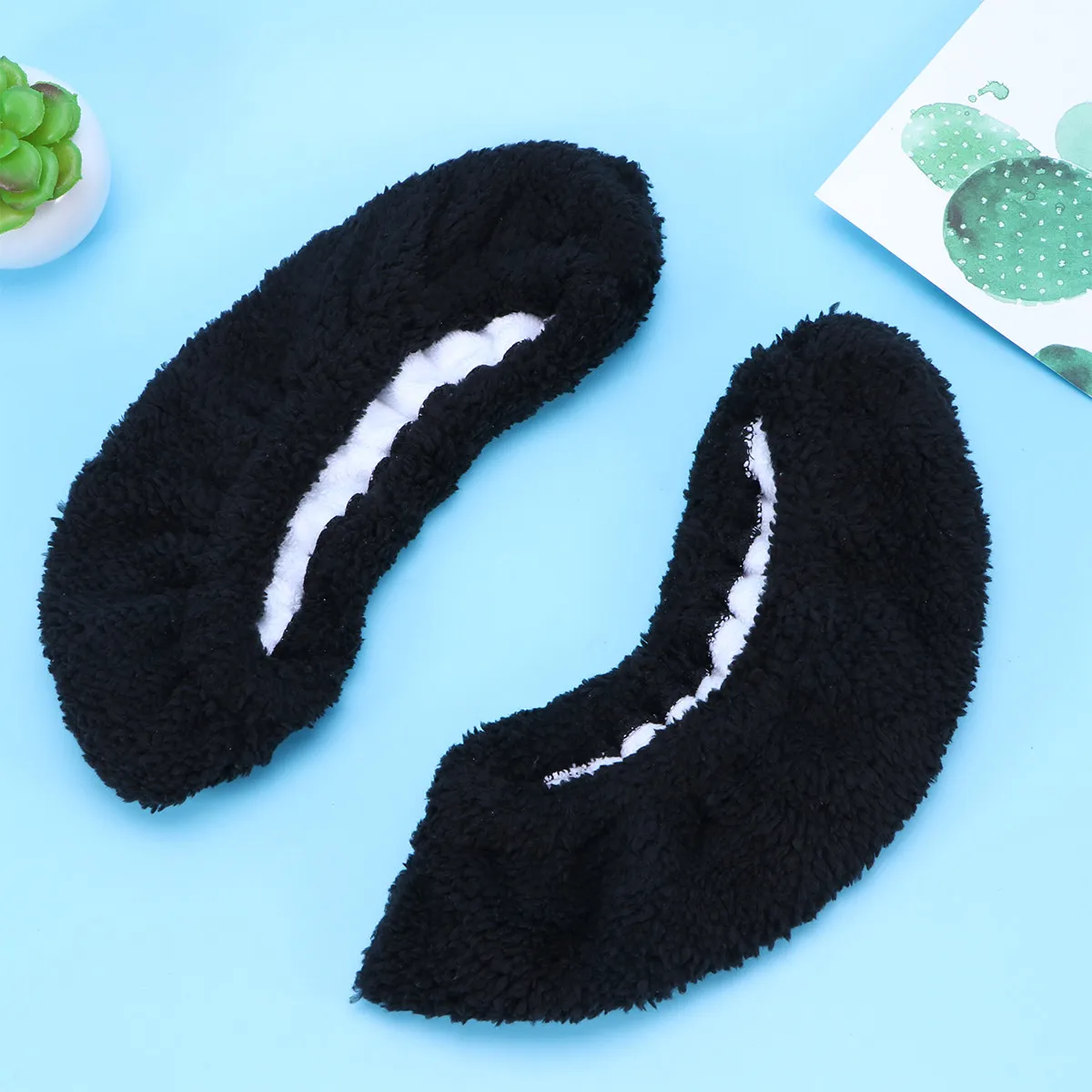 

2Pair Skate Covers Thick Soft Water Absorption Protectors Black Size L for Ice Hockey Figure Skates Hockey Skate Covers