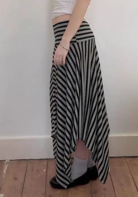 

Autumn New Casual Vacation Striped Half Skirt Fashionable and Casual High Waisted Asymmetrical Skirt Design A-Line Half Skirt