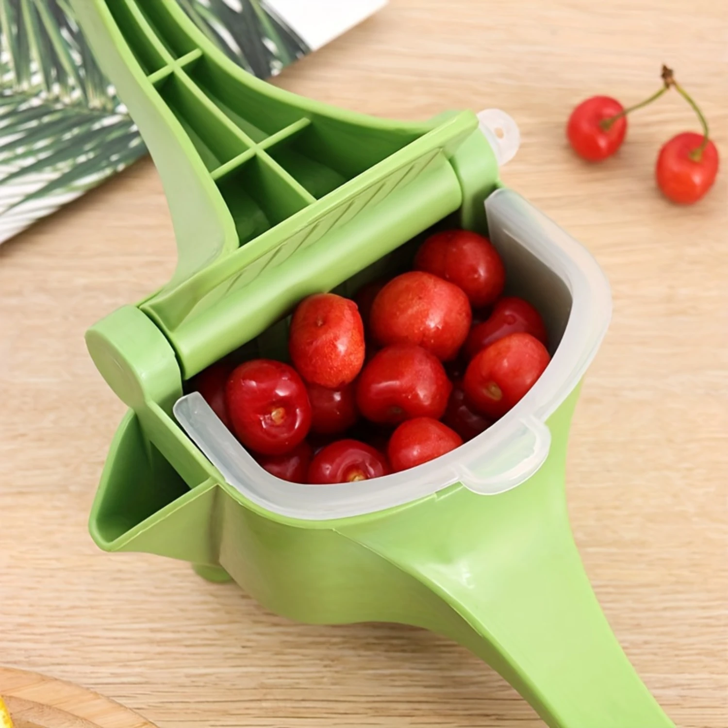 1PC Multi-Functional Manual Juicer, Handheld Non- Juice Squeezer, Fruit & Citrus Extractor with Food Contact Safe Plastic  for  