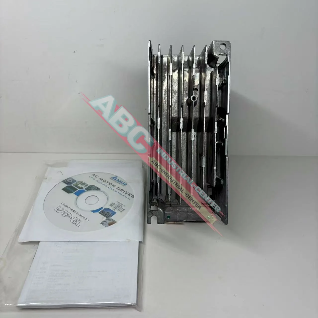 Nuevo inversor original VFD004EL21A 400W 220V