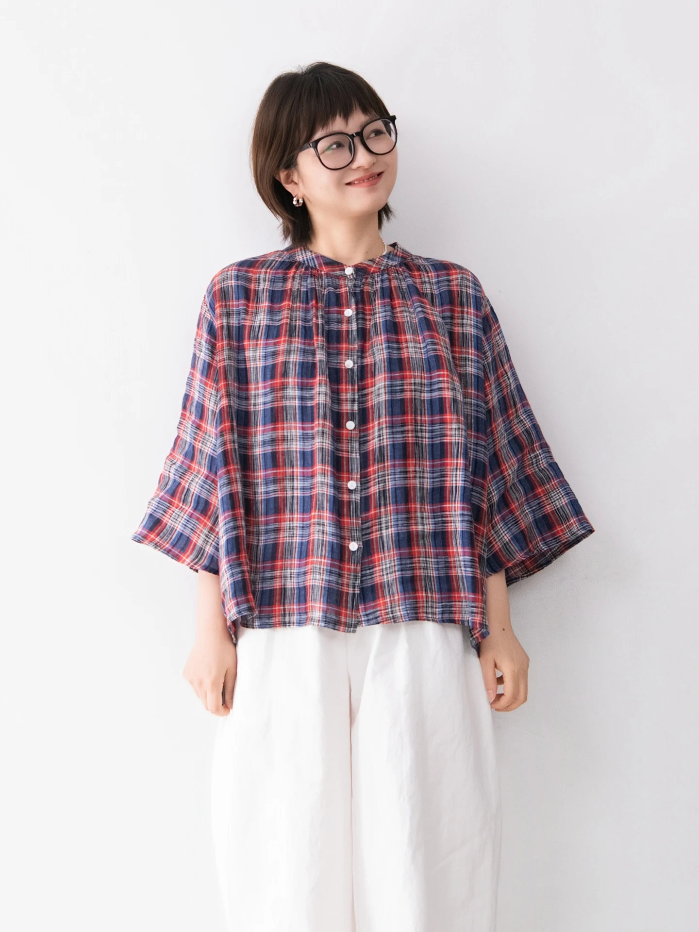 

Весна-Лето 2026: Женская свободная рубашка с круглым вырезом и рукавом миди, повседневный стиль, полностью льняная, в клетку, дышащая, комфортная