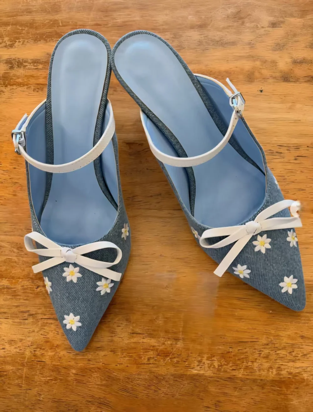 Fresh and Sweet Style Blue Denim Pointed-Toe Stiletto Heels Sandals Bow Design Daisy Embroidery New Lady Open-Back High Heels