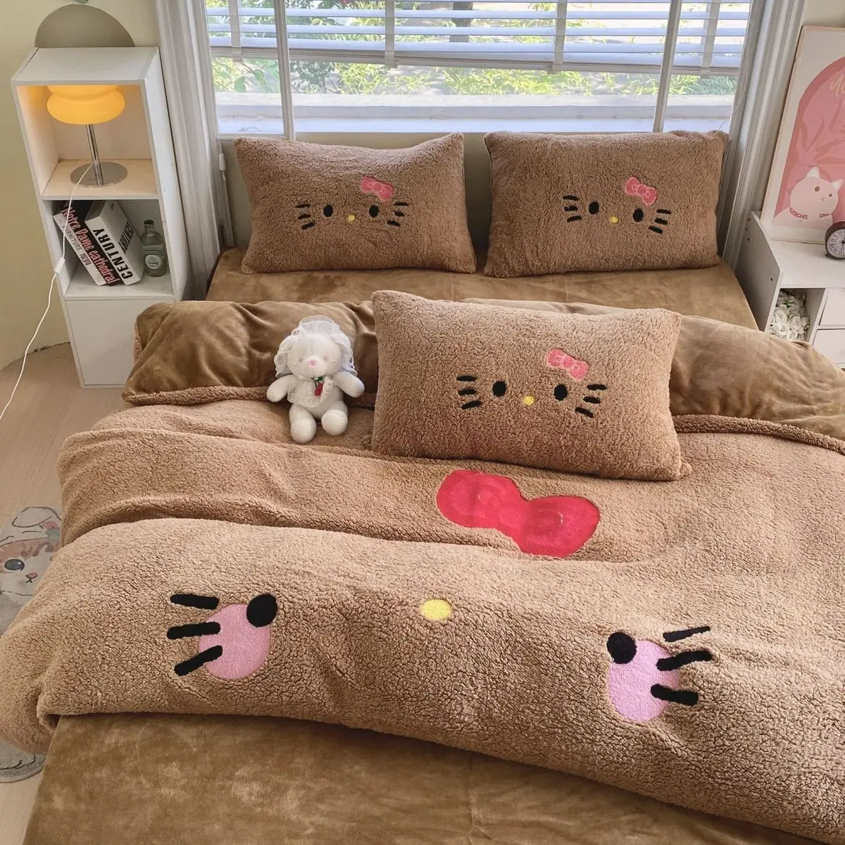 

Sanrio Hello Kitty, милый комплект постельного белья с героями мультфильмов, кавайный комплект для девочек, сладкий шоколадный цвет, зимние теплые простыни, пододеяльник, подарок