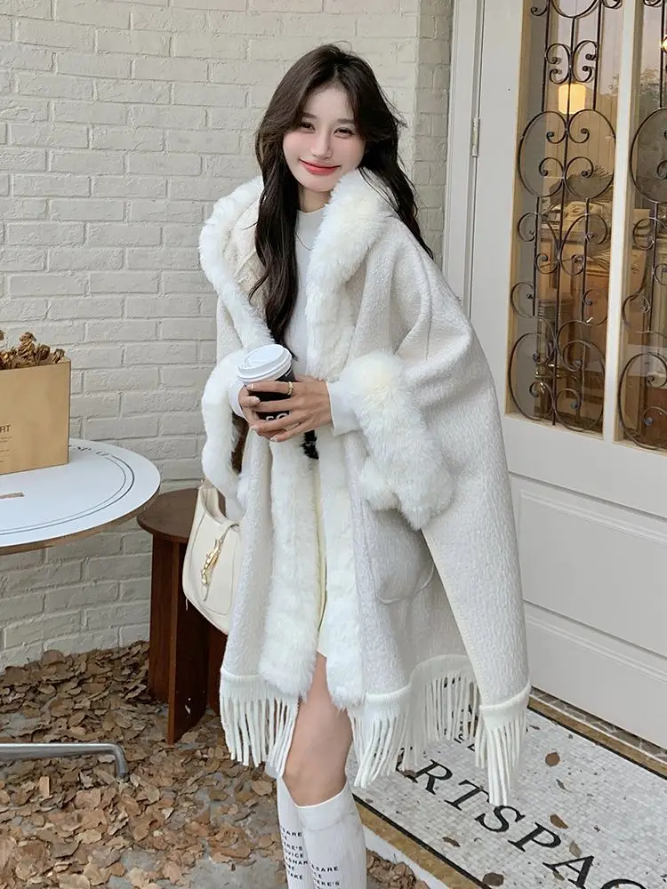 

Fashion Luxury Faux Fur Cape Hooded Coat Bright Yarn Thicken Lining Party Wedding Performance Poncho Women Winter Long Cloak