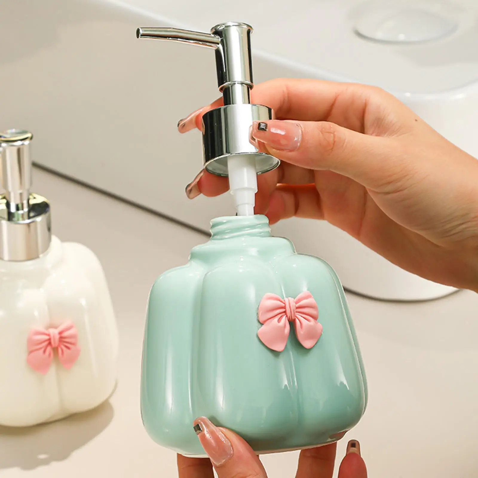 

Soap Dispenser Lotion Soap Dispenser Stylish Ceramic Pumpkin Shaped Body Wash Container Refillable for Dorm Hotel Laundry