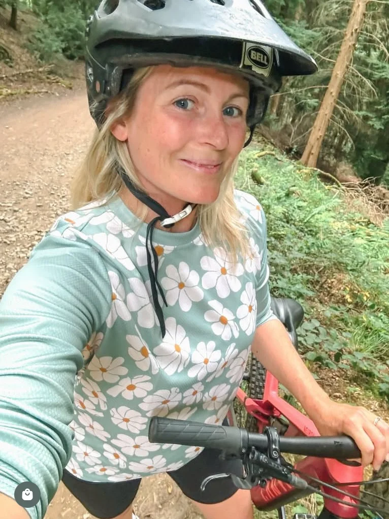 

2025 team Bicycle jersey women mountain bike downhill jersey enduro offroad cycling shirt motorcycle jersey mtb t-shirts