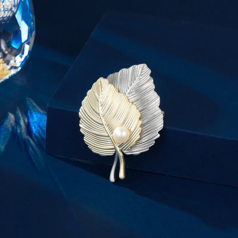 

Unisex Suit Collar Accessory Pin Trendy Simple Fashionable Elegant Niche Design Two-tone Leaf Brooch