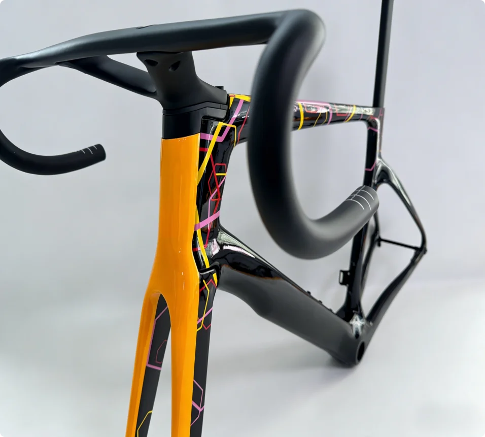 

New Color T1100 Carbon Road Bike Frame BB79 Custom Paint Di2/Mechanical Compatible Thru Axle Disc Brake