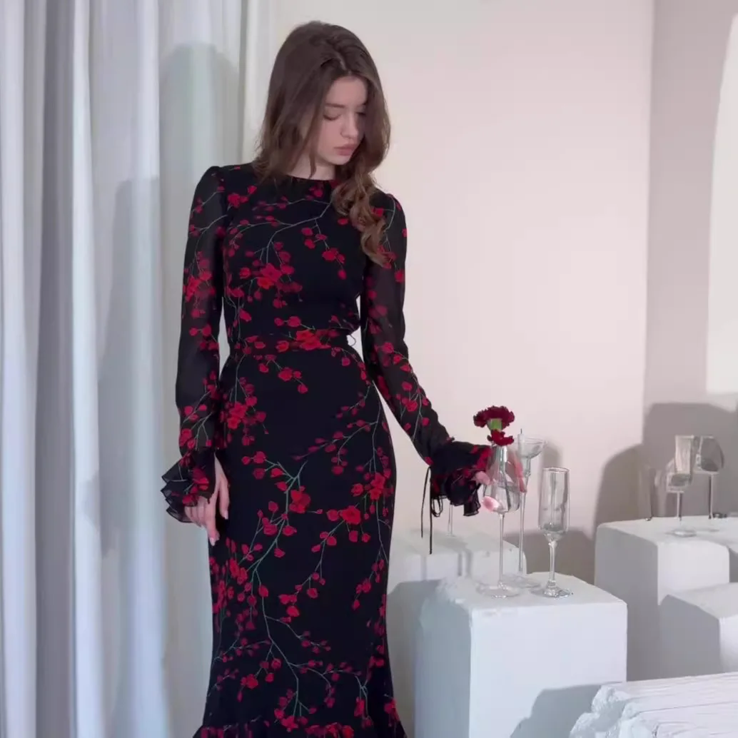 Vestido F Vintage Branco com Estampa Floral Slim Fit para o Verão 2024, Estilo cado, Fibra de Poliéster, Manga Lon...