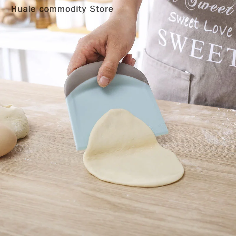 Tagliapizza e raschietto per pasta con scala, strumento essenziale per cucinare la cucina fai-da-te per pane, cuocere torte alla crema