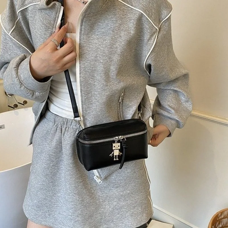 

Designer Simple Diaper Bags For Women Elegant Minimalist Leather Handbag Vintage Trendy Fashionable Large Capacity