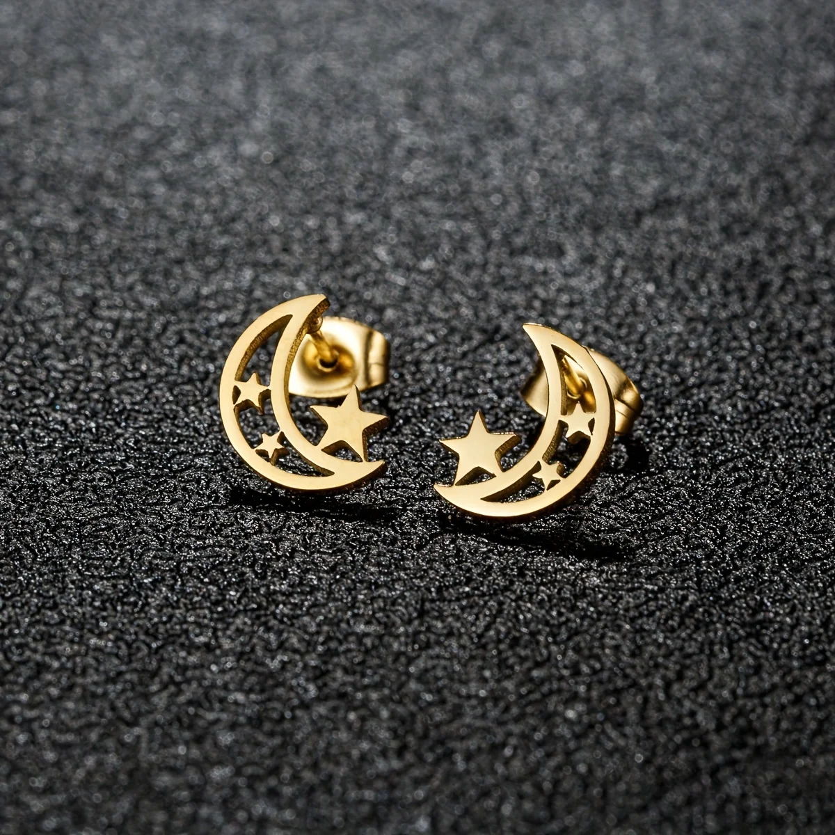 1 Pair of Stainless Steel Exquisite And Easy Pentagram Hollow Moon Earrings for Men, Fashionable Star And Moon Shaped Earrings for Women, Wedding Vacation, Birthday Party, Holiday Gift