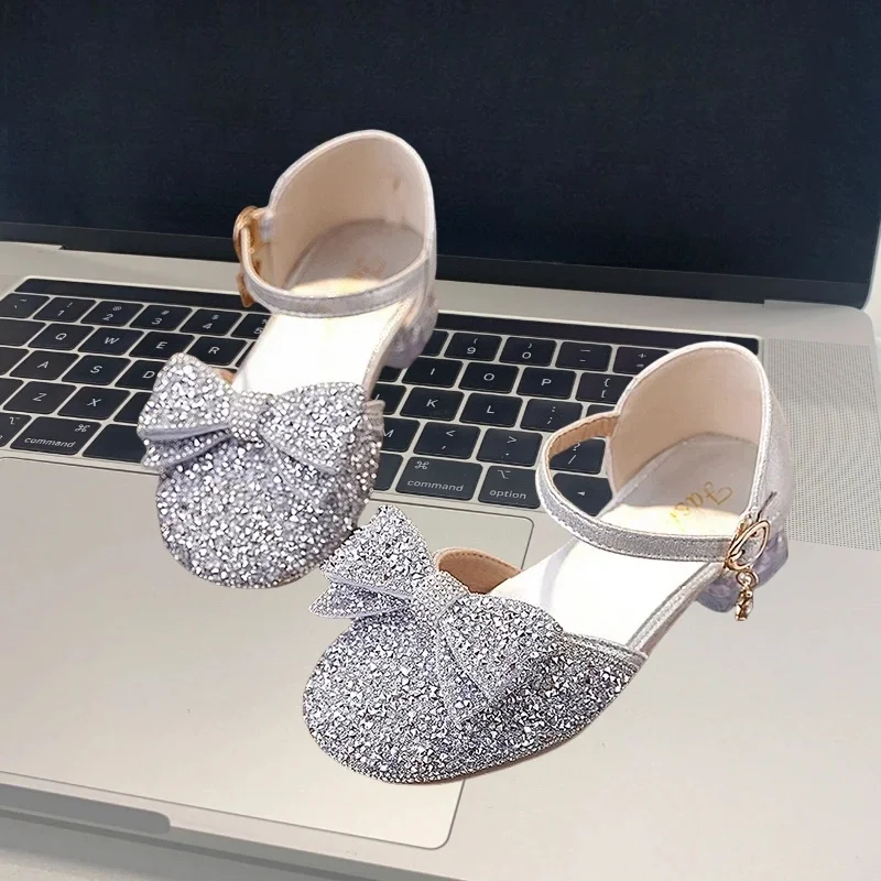 

Summer New Elegant Rhinestone Bow Cute Children's Casual Shoes Fashionable and Comfortable Baotou Student Elegant Sandals