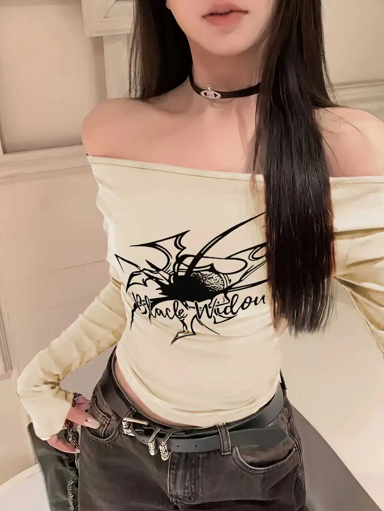 New Arrival: Women's Fashion Y2K Off-Shoulder Printed T-Shirt — Slimming, Fitted, and Versatile. A Trendy, Design-Forward Piece
