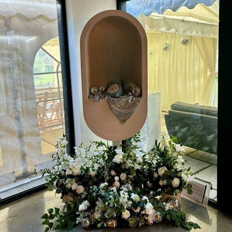 كشك الهاتف لتزيين حفلات الزفاف مع زهور قابلة للإزالة