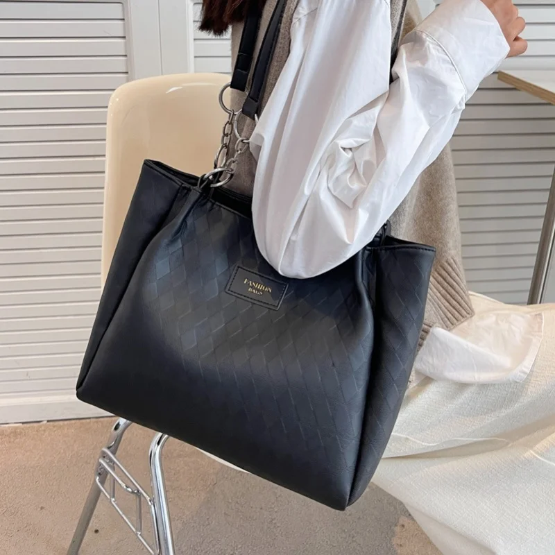 

2025 New Designer Luxury Shoulder Bag for Women – High Quality Fashion Handbag, Original Brand Style, Elegant and Chic Tote