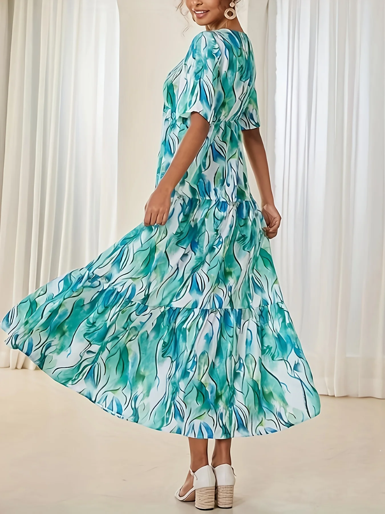 Vestido maxi feminino com decote em V, manga curta, azul cerceta, aquarela, estampa ondulada, em camadas