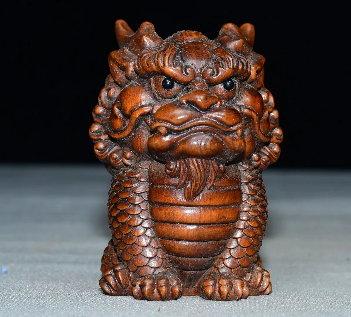 Exquisite small leaf boxwood qilin auspicious beast ornament