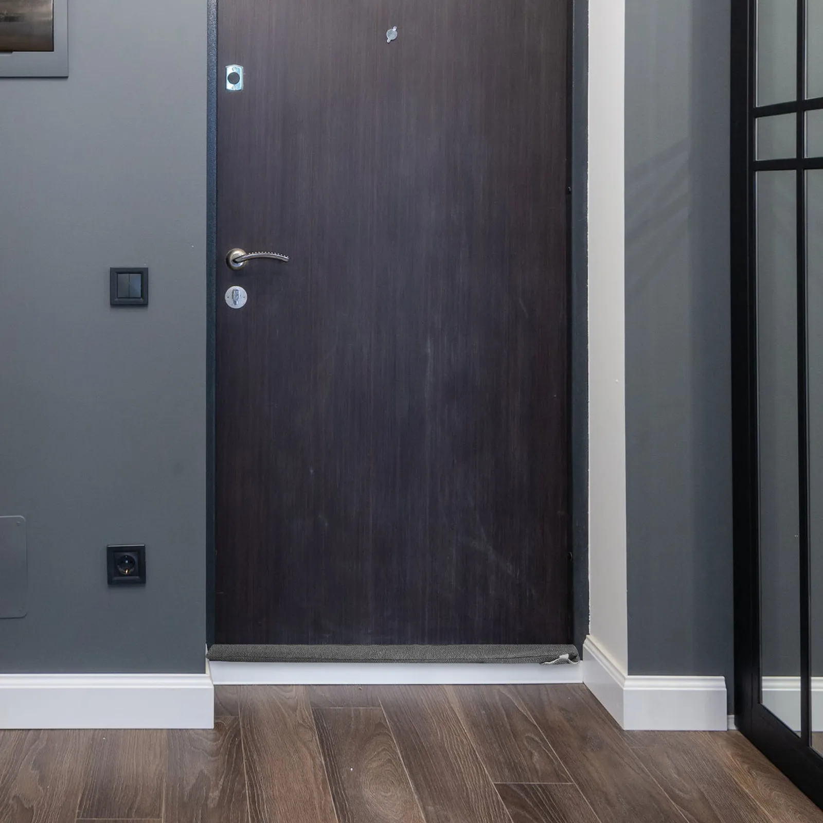 

Комплект из 1 шт. уплотнительной ленты для дверных проемов из оксфордской ткани с губкой, ветрозащитный, пылезащитный, звукоизоляционный, двусторонний, для защиты от сквозняков под дверью