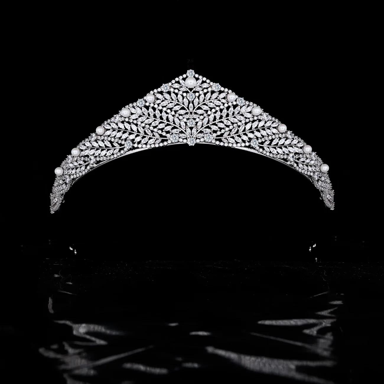 

Fashion Korean Cubic Zirconia Pearl Bride Wedding Crown Princess Wedding Dress Accessories TR00053