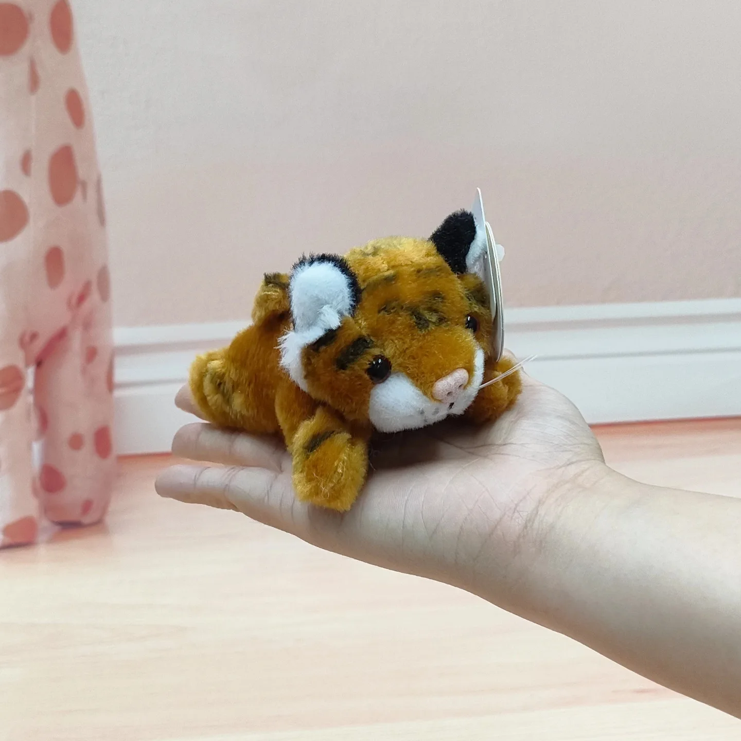 Cute refrigerator sticker tiger plush toy magnetic tiger doll creative home sticker decoration children's toys