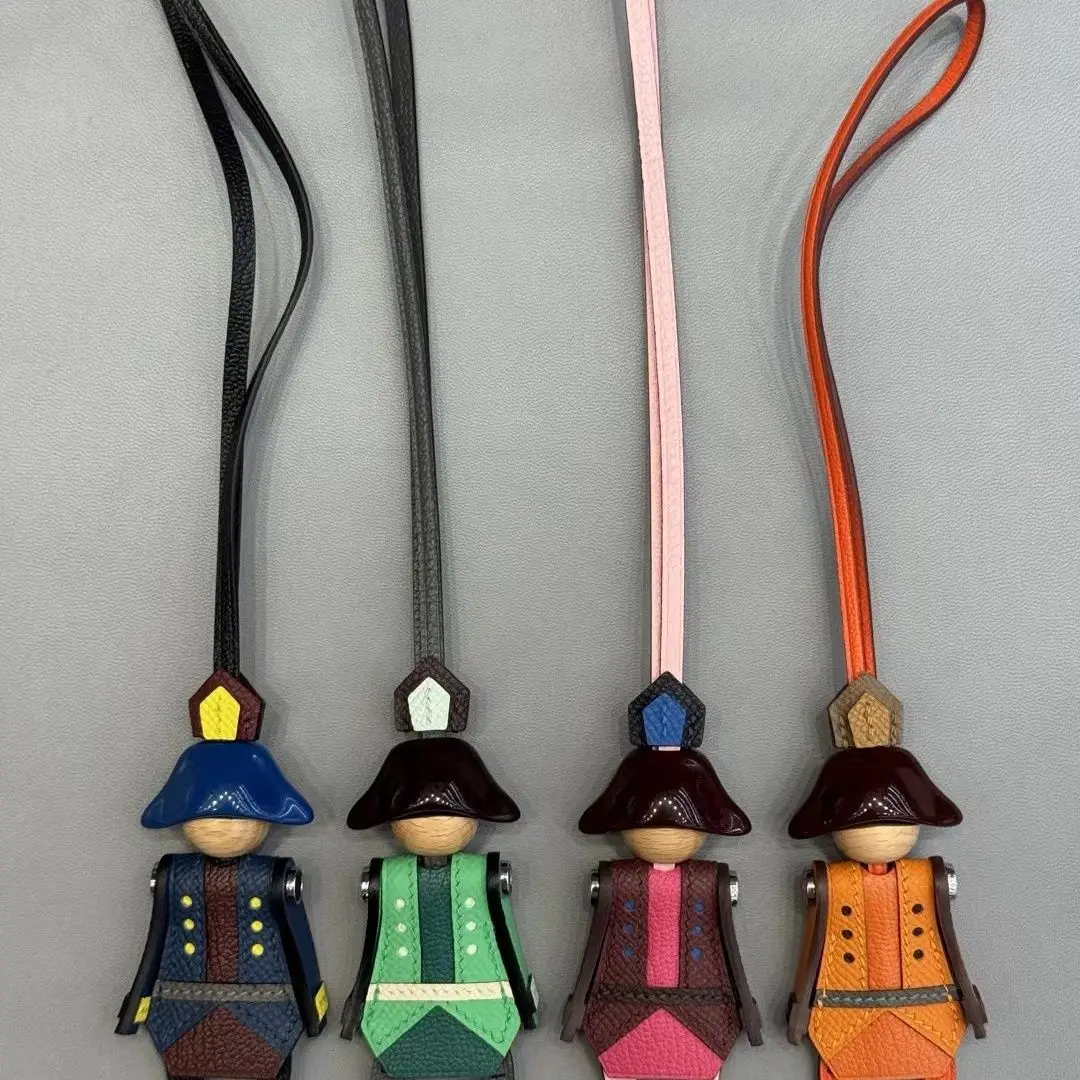 

2026 Leather Soldier Knight Bag Pendant Luxury Car Mirror Hanger Men's Keychain Trendy Daily Fashion Accessory