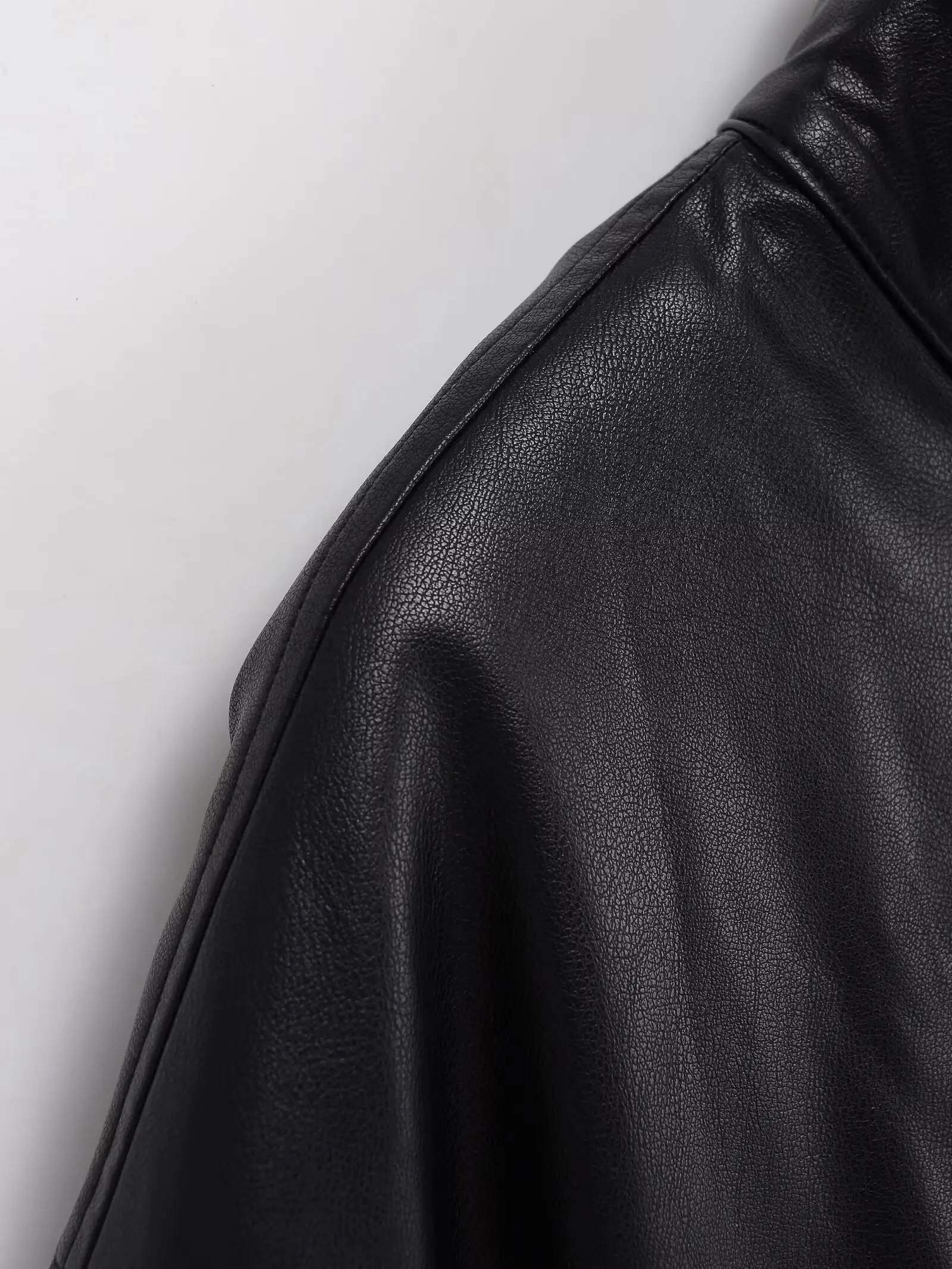 Giacca Casual da Donna alla Moda con Collo Rotondo, Cappotto in Pelle Versatile H2492, Stile Commuter con Tasche, Vestibilità Ampia, Maniche Lunghe