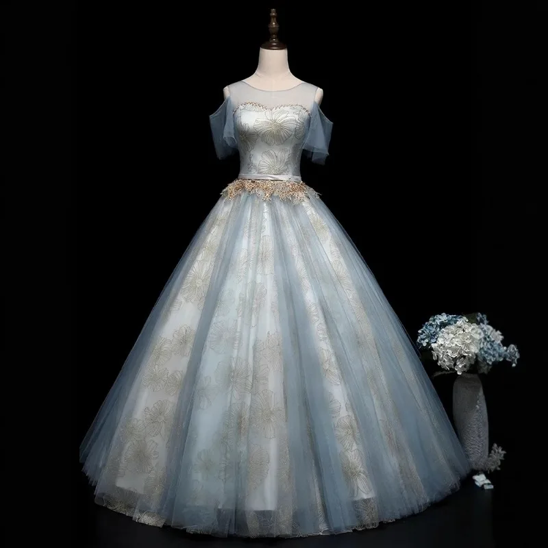 

Красочные свадебные платья, Вечерние платья, Сцена выступлений, Студенты похудения, Художественный экзамен, Красивый голос, Навязка, Веслуга Виолончели