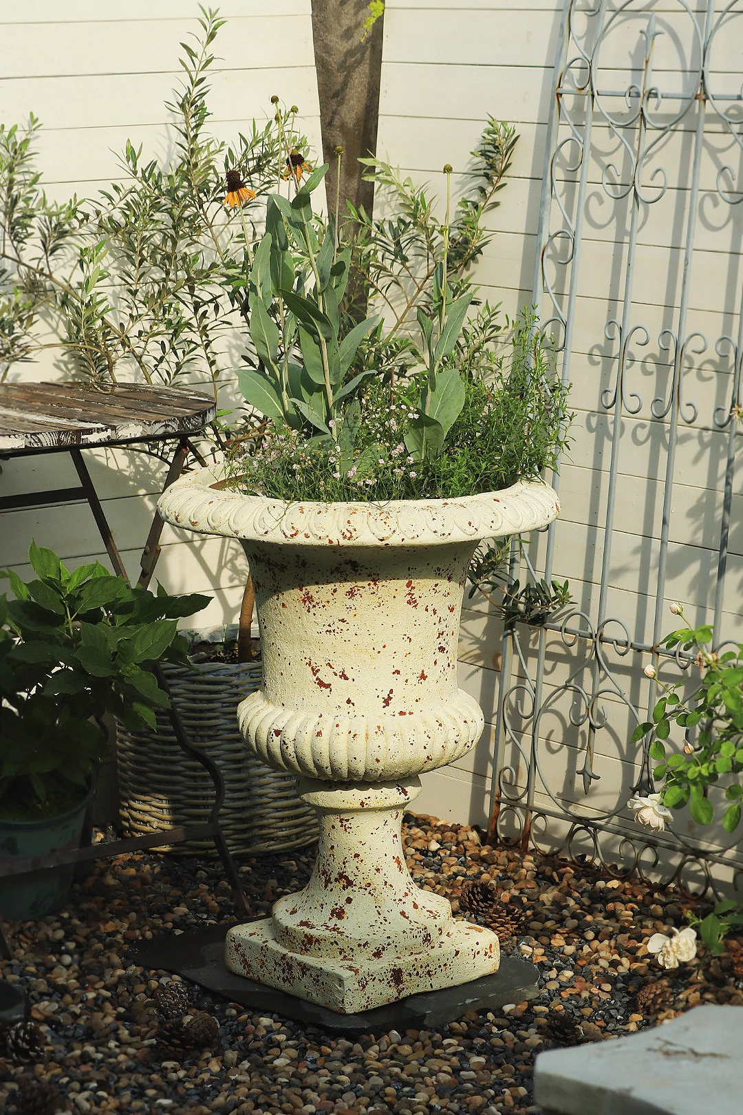 Retro old tall breathable flower pot indoor home matching gardening groceries decorative handicrafts ornaments