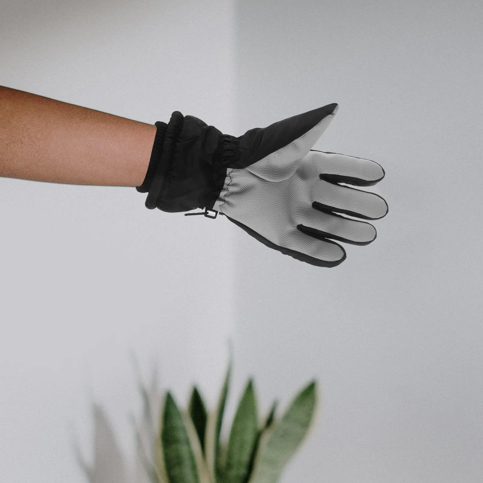 

1Pair Warm Windproof Waterproof Winter Gloves Fleece Lined Nonslip Grip for Ski Snowboard Cycling Cold Weather Outdoor Sports