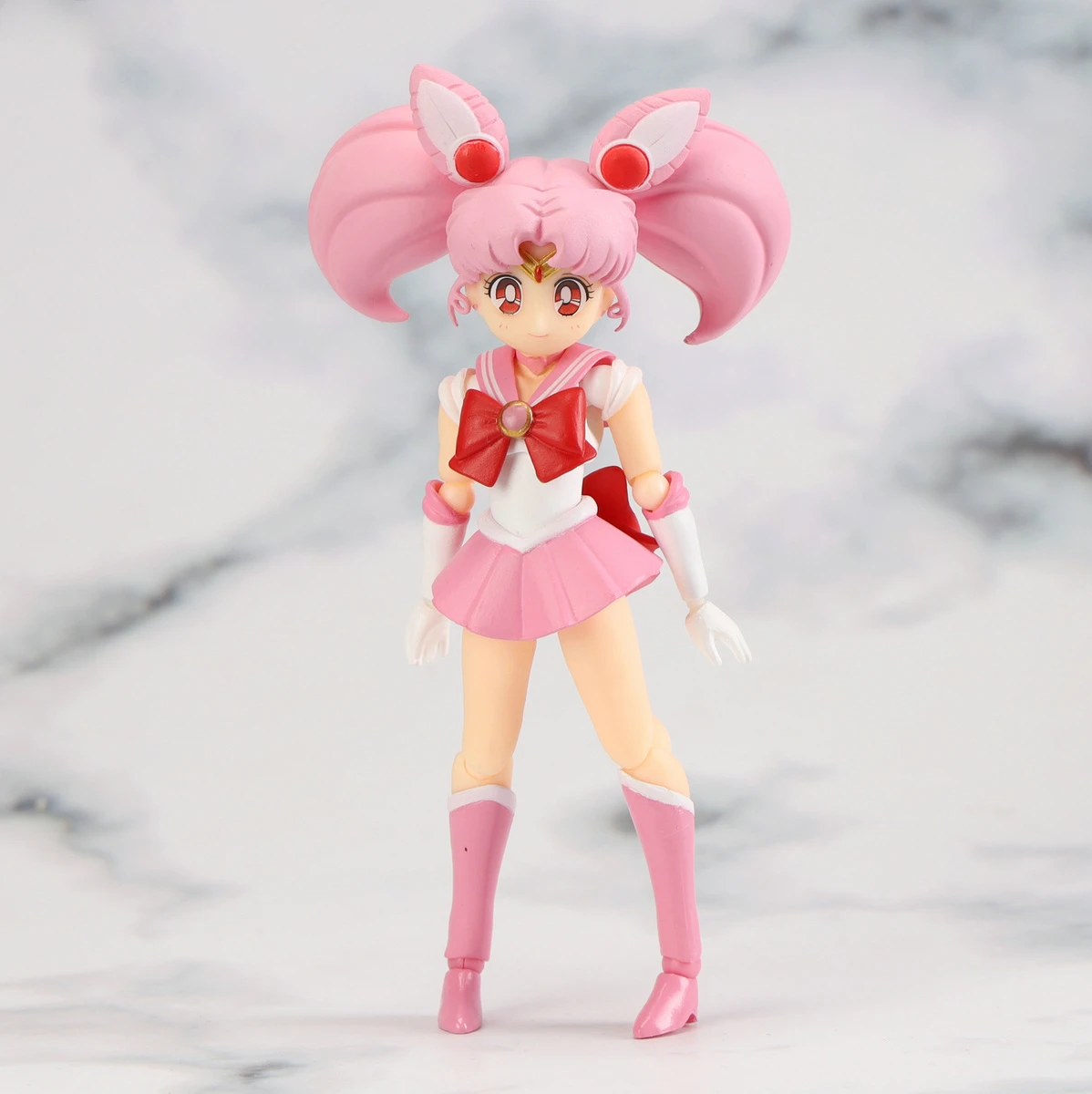 Em estoque novo genuíno bandai shf marinheiro lua série pequeno coelho-animação cor versão-figura disponível boneca colecionável presente