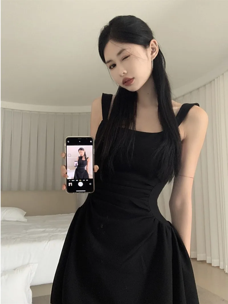 Hepburn style small black dress temperament vest dress women's summer niche slim waist slim suspender dress A-line short 7GM3