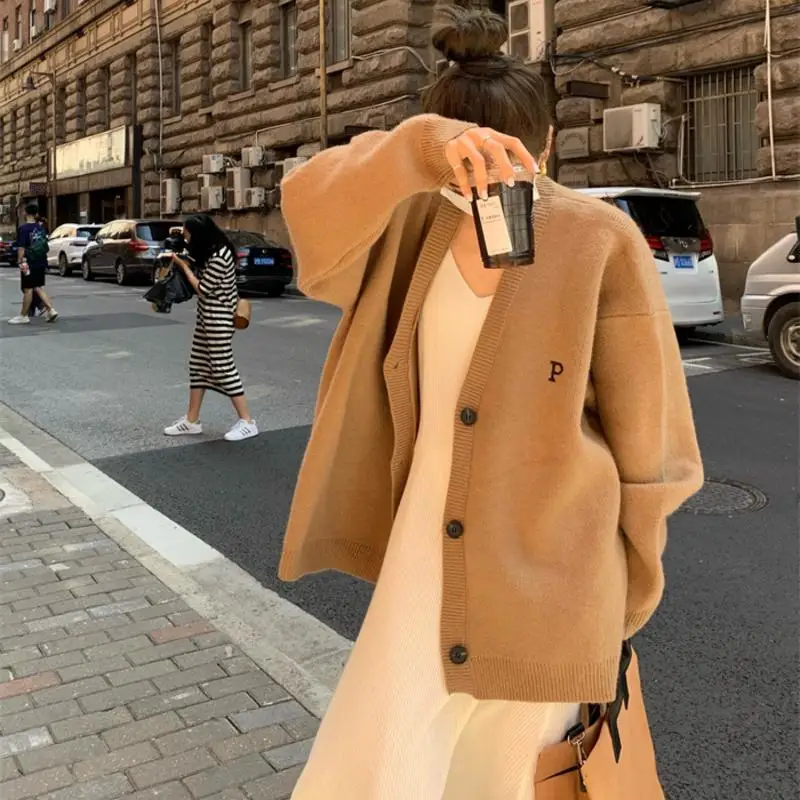 Dongda Gate Outono Inverno Novo Estilo Retro Preguiçoso Solto Manga Crida Cardigan de Malha Letra Bordado Suéter Jaqueta p...