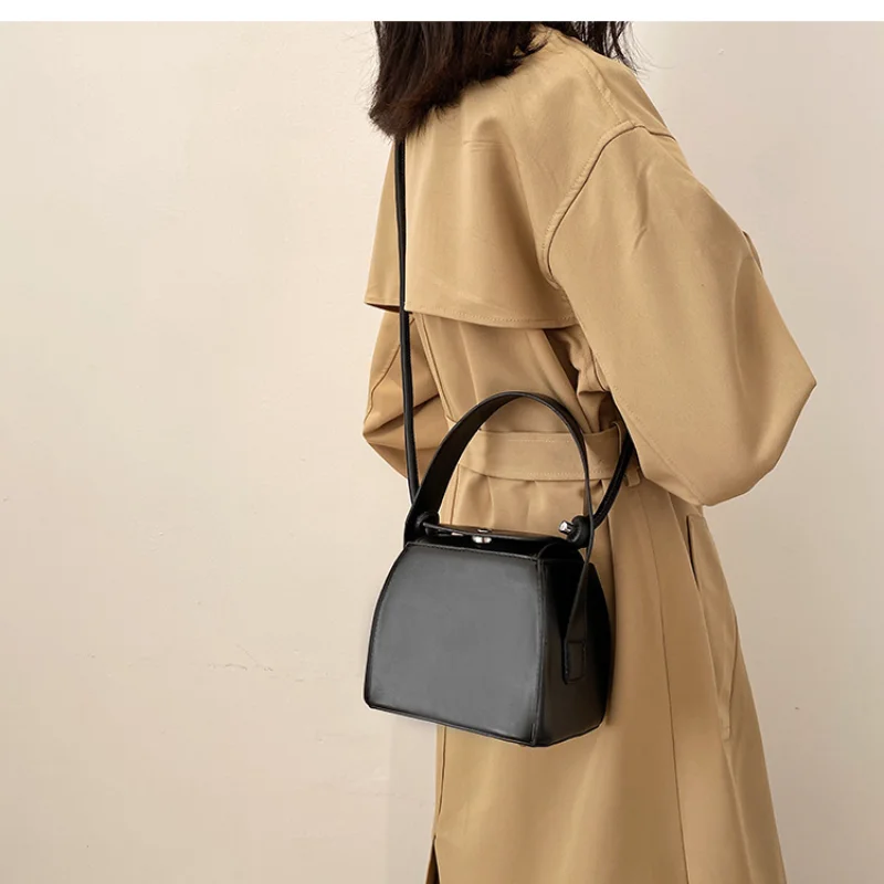 New 2023 Bucket Bag Handbag Box Design Fashion Trend All-match Square Crossbody Bag Shoulder Bag Solid Color PU Leather