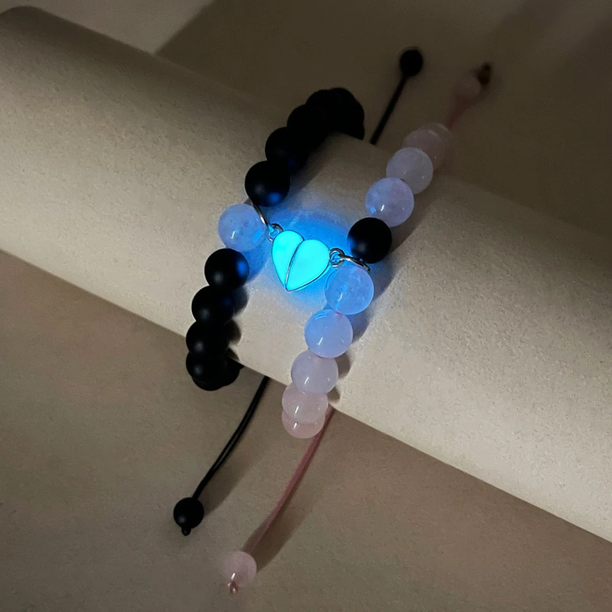 مضيئة رمادي قابلة للتبديل القلب حبة زوجين اليد حبل الأسود الوردي الخرز متوهجة أساور للشركاء