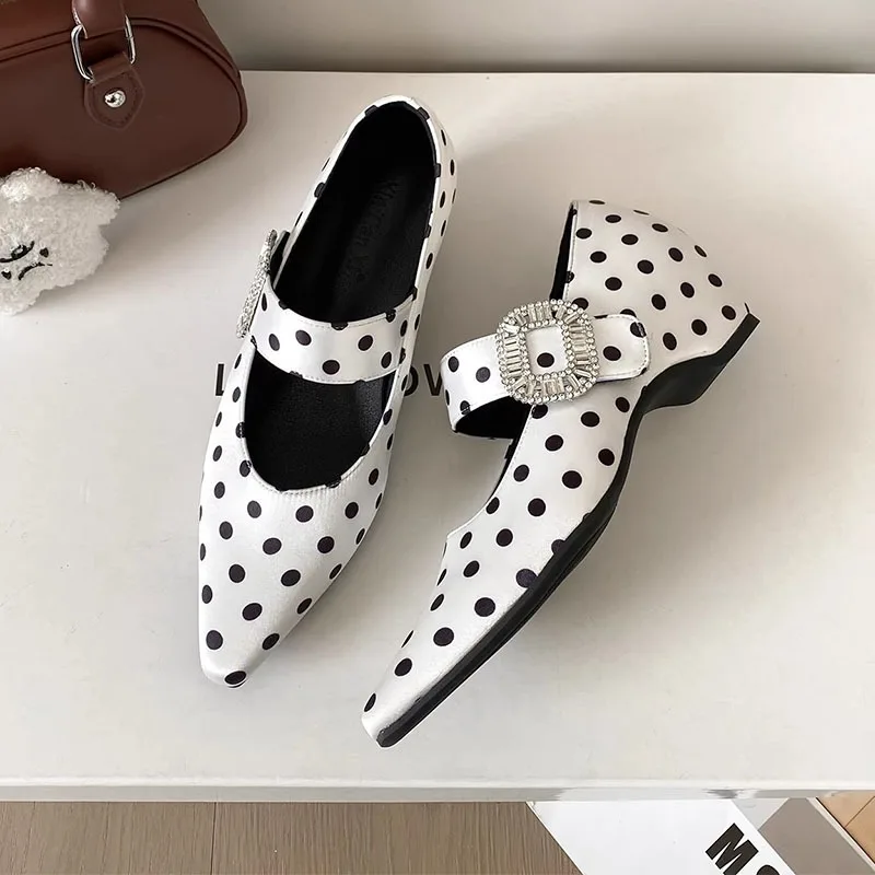 

Роскошные женские туфли Мэри Джейн с кристаллами, на каблуке, с острым носком, сандалии, лето 2026, новинка, брендовые туфли Лолита на массивной подошве, сексуальные туфли-лодочки для женщин