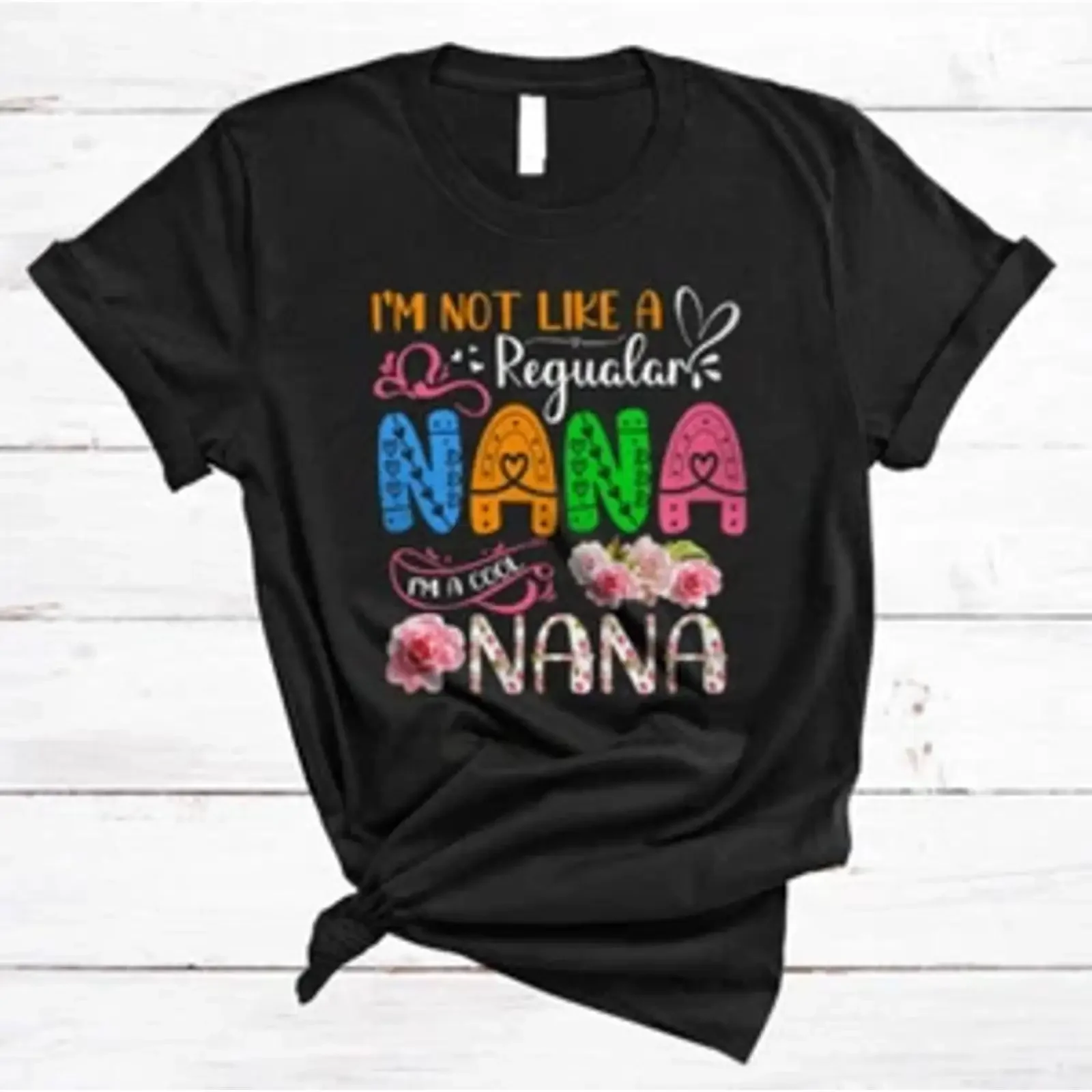 Ich bin keine gewöhnliche Oma. Cooles Muttertags-Blumen-Familien-T-Shirt, Tasse, Vintage-gewaschene Designerkleidung, weiche Mode-Streetwear.