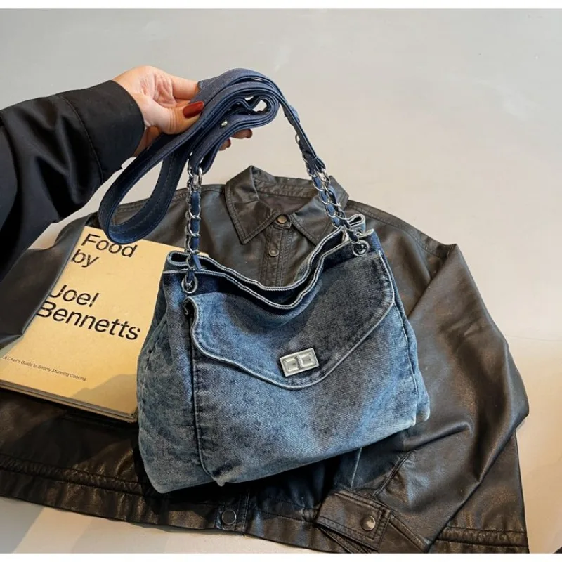 

High-End Chic Messenger Bag For Women Luxury Designer Crossbody Large Capacity Leather Diaper Bag Elegant Commuter Solid Color