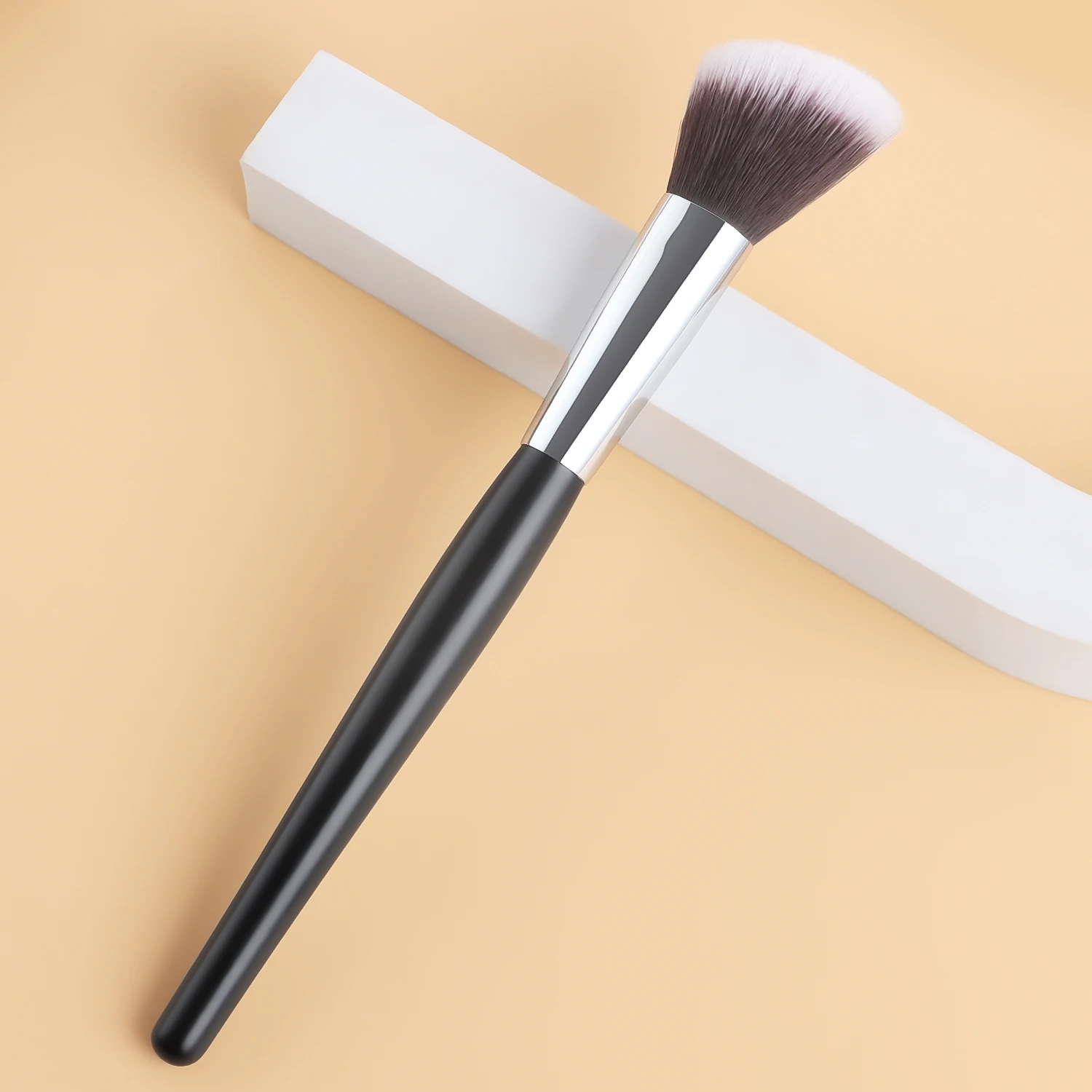 Contouring Brush ,1pcs Wooden Classic Diagonal head design Decorate face shape for Making Up Supply