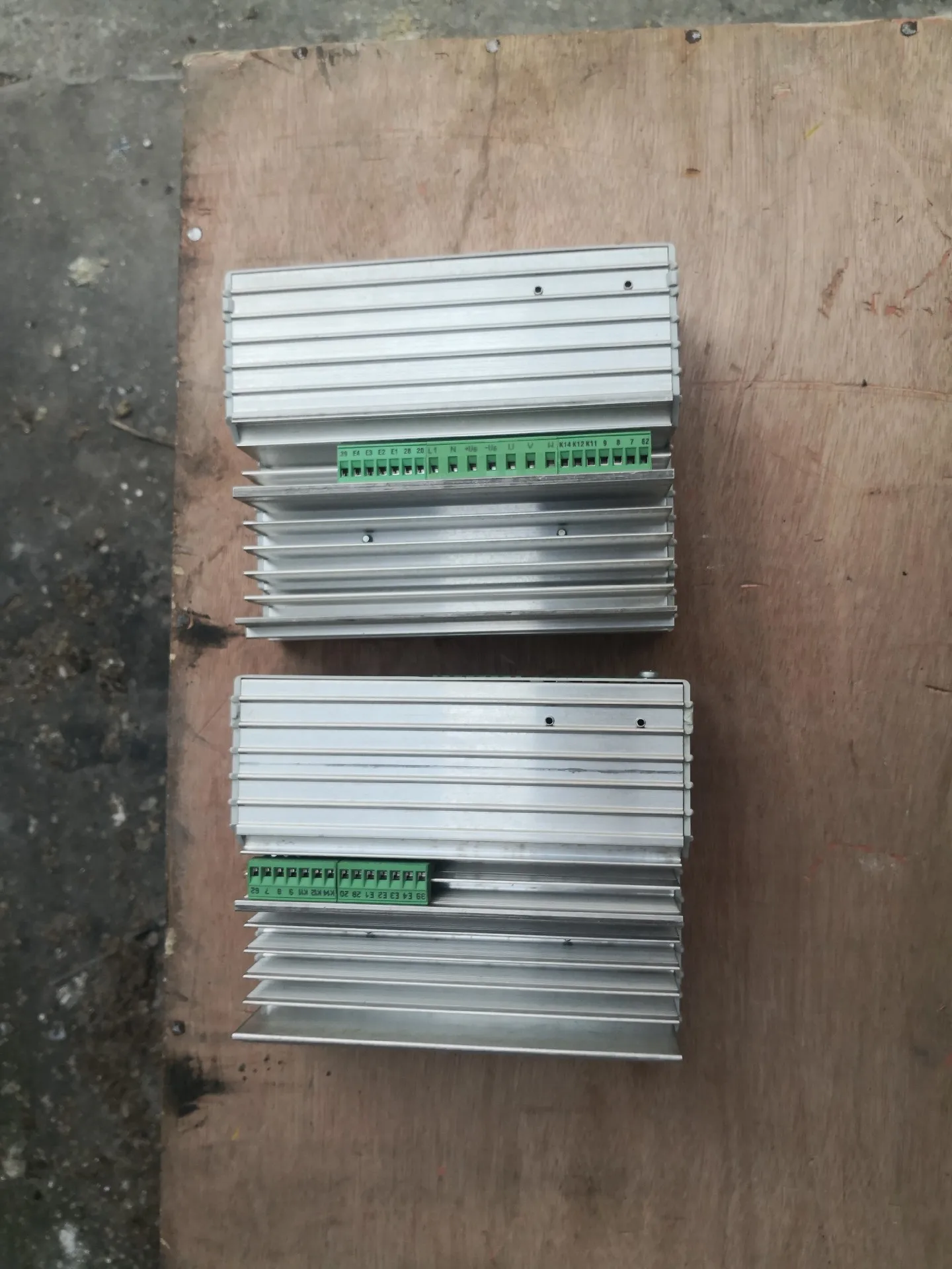 33.8201-E Инвертор 220 В 0,37 кВт для Lenze