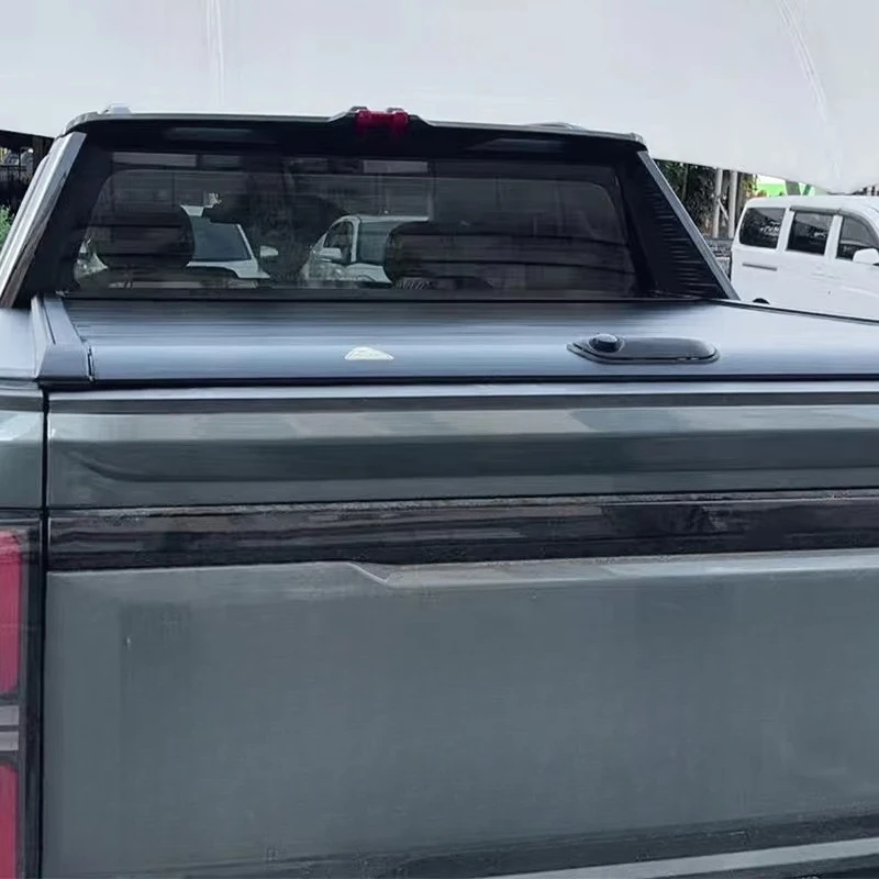 Low Profile Off-Road 4x4 With a Combination Lock Tonneau Cover for  ETerron 9 EV