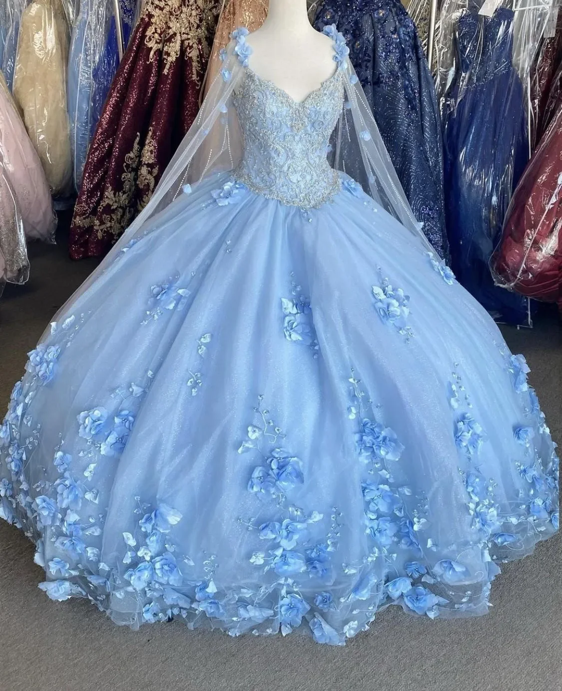 Vestido De baile azul claro iridiscente, flores De mano, dulces 16 Vestidos, apliques De cuentas, vestido De quinceañera, baile De graduación con envolturas