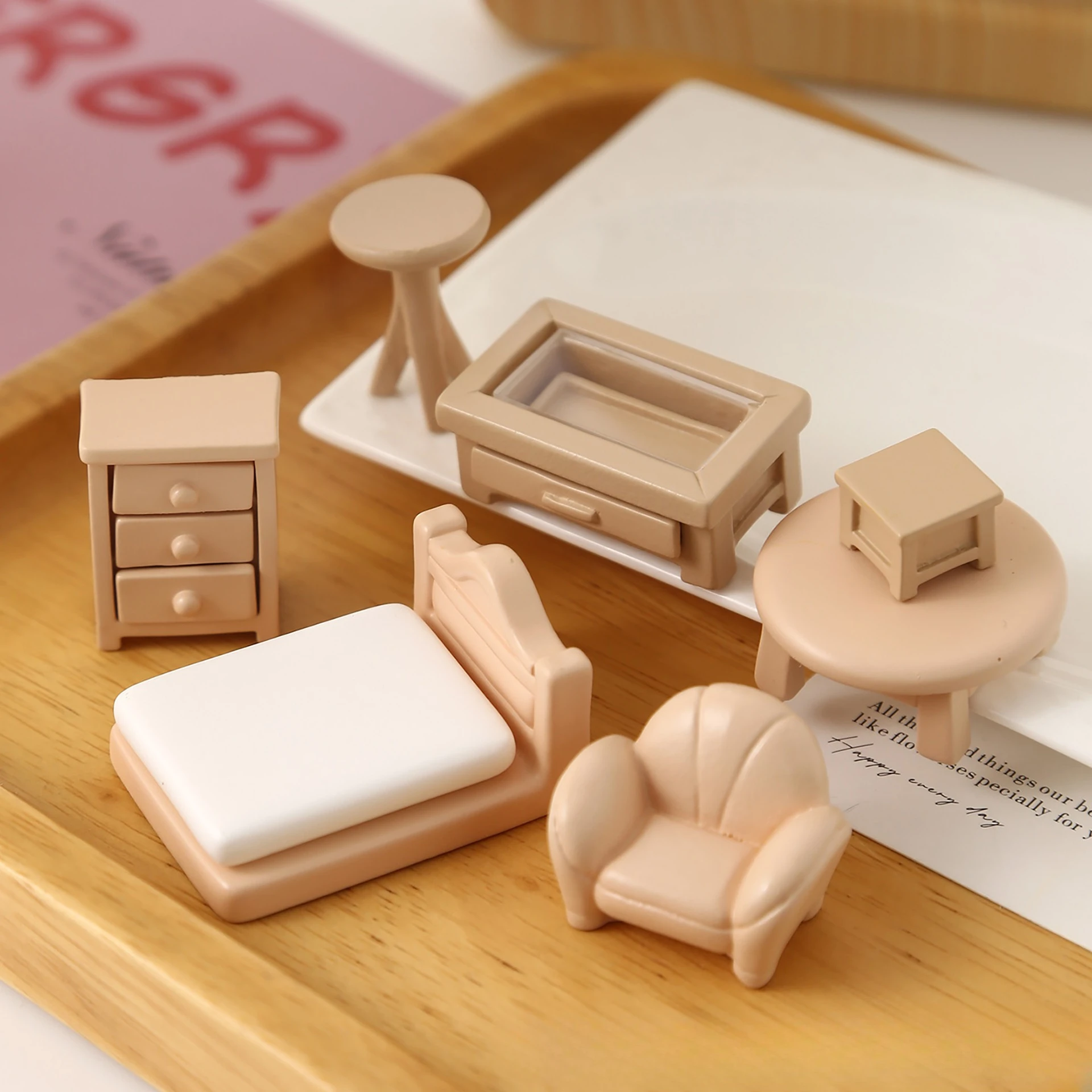 Mini Vintage Furniture Coffee Square Stool Cabinet Bed Desk Miniature Simulated Home Scene Resin Doll Accessories Decoration