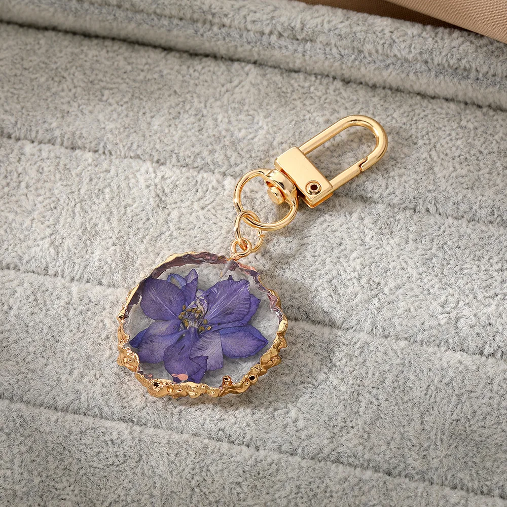 Creative Natrual Real Dried Flower Daisy Hibiscus Petal Resin Key Chains Rotationable Clasp Pendant Keychain Bag Pendant Keyring